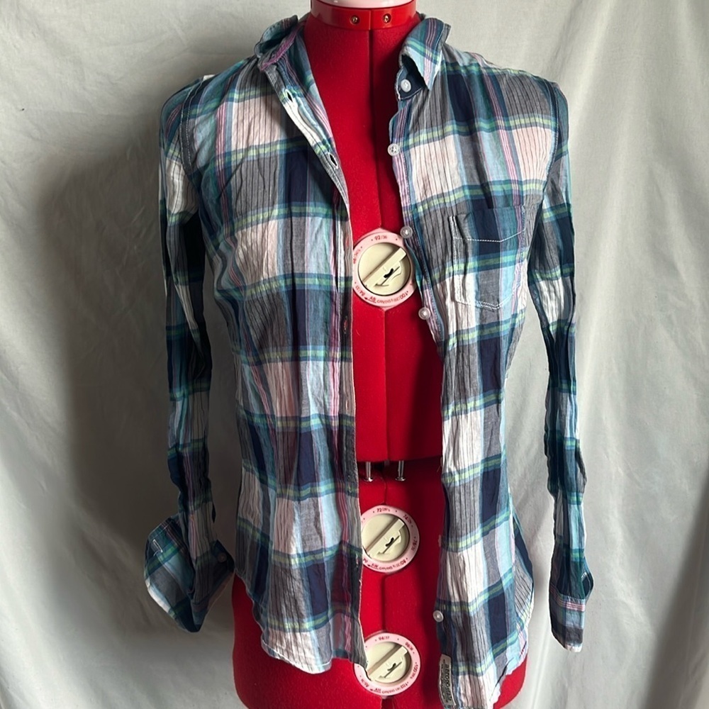 XS118 Aeropostale button down plaid shirt